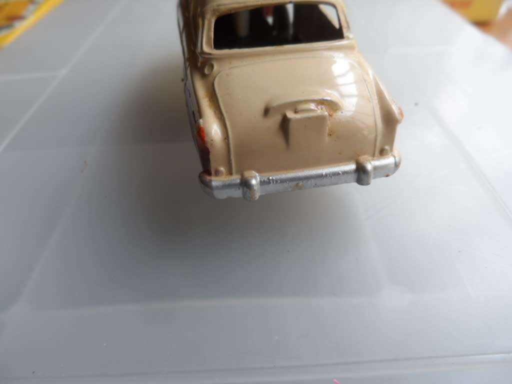 Dinky Toys 164 Vauxhall Cresta Saloon - Two Tone Cream/Maroon - Vintage  [M37]