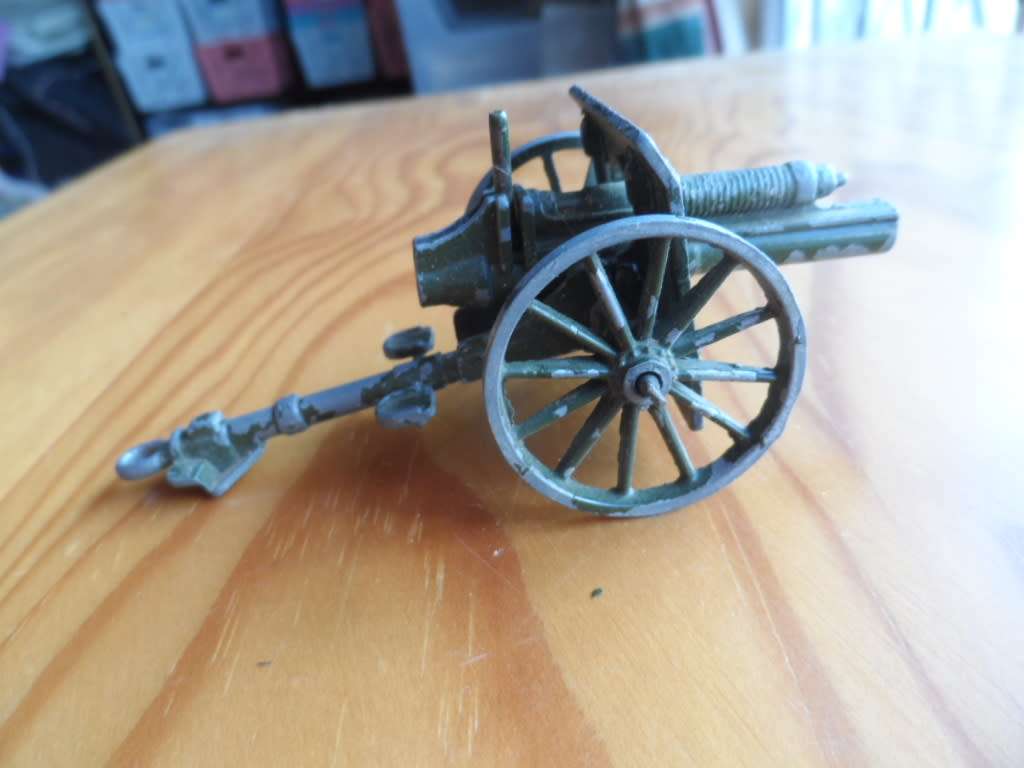 CRESCENT ENGLAND CANNON. [M29]