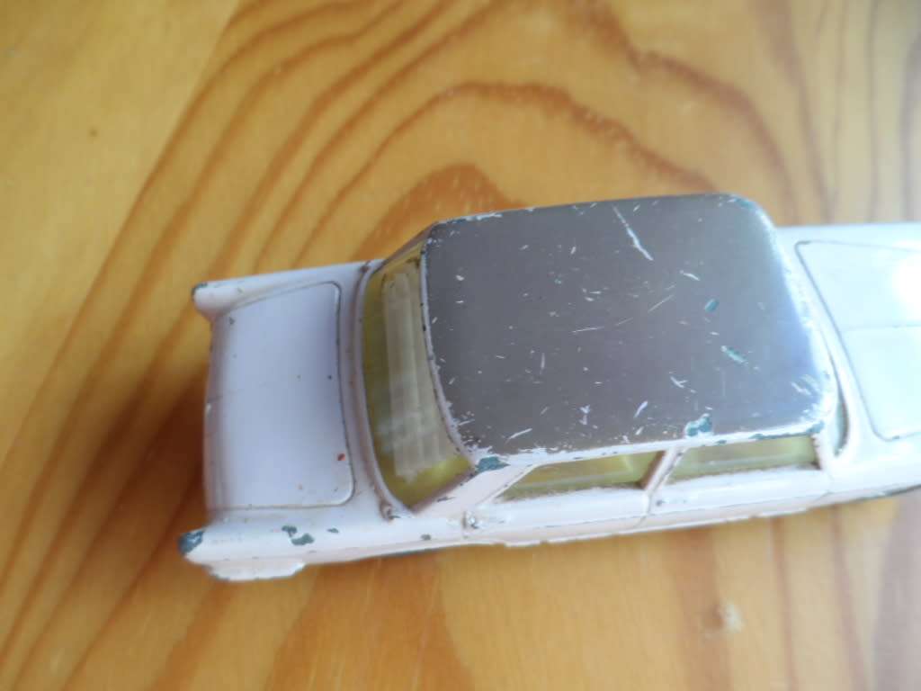 VINTAGE CORGI FIAT 2100  [D75]