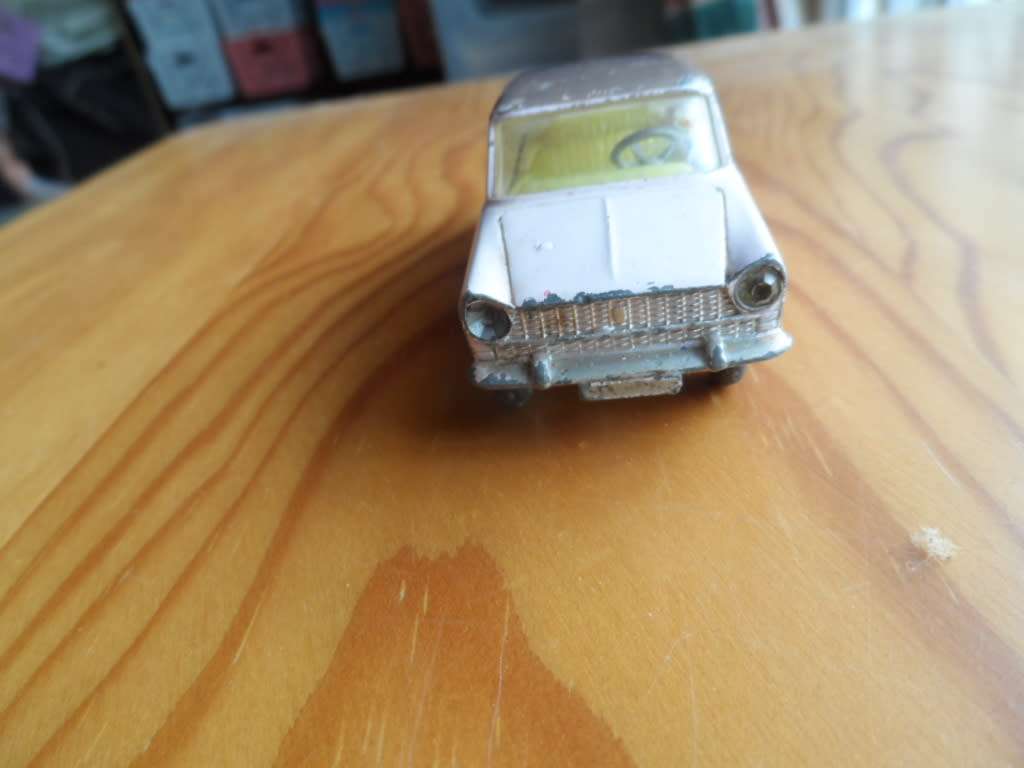 VINTAGE CORGI FIAT 2100  [D75]