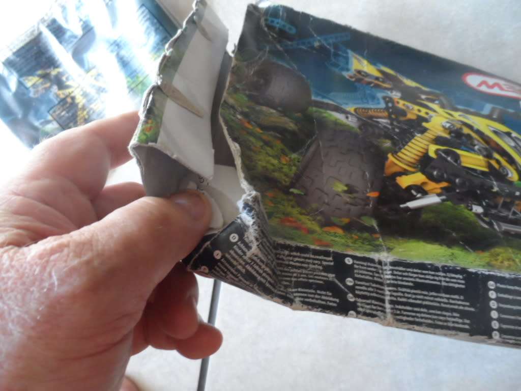 MECCANO EVOLUTION- CONTENTS STILL SEALED, BOX DAMAGED.