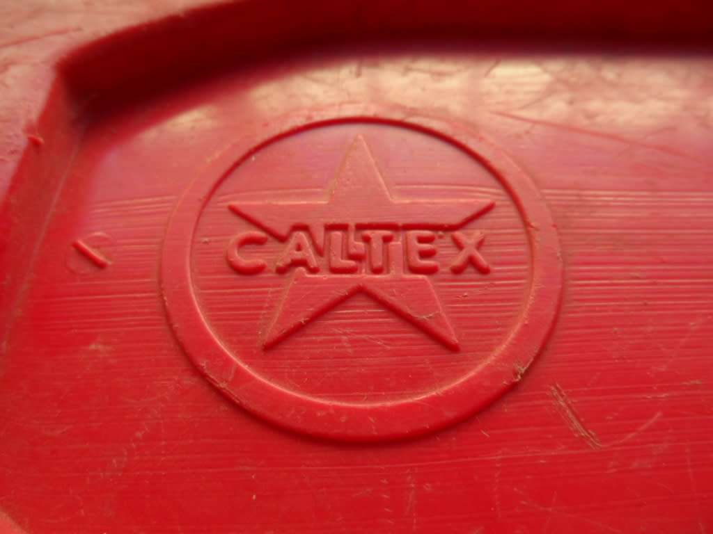 Very old plastic replica 61/62 F 1 replica Ferrari CALTEX  55cm long.  In played with condition