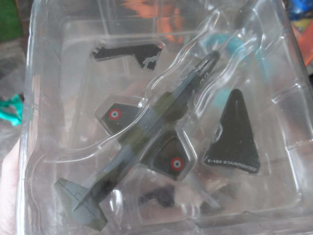 F-104 STARFIGHTER, DIECAST, MINT SEALED