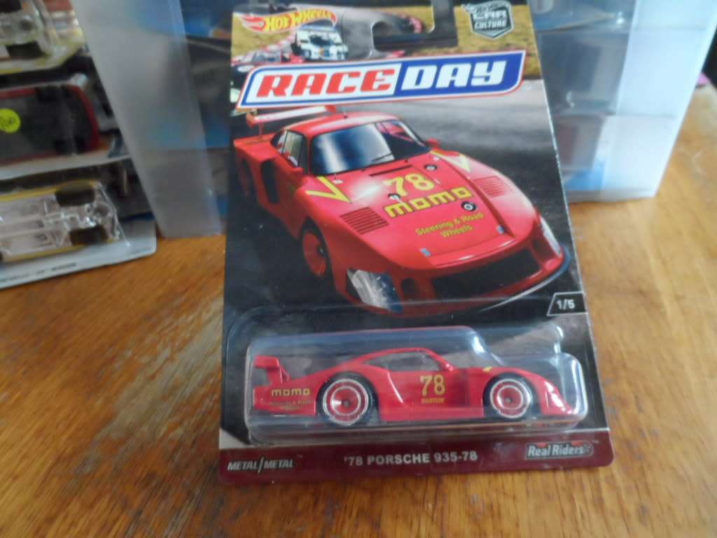 Hot Wheels Real Riders Car Culture Race Day 1/5 78 Porsche 935-78 momo    [m52]