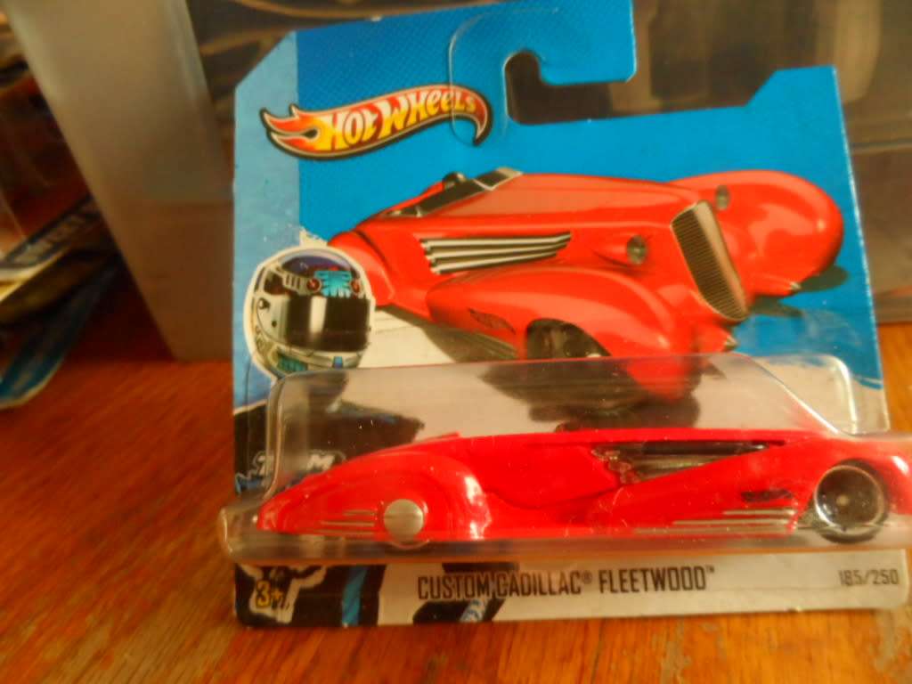 Hot Wheels 2013 - CUSTOM CADILLAC FLEETWOOD - HW Showroom 185/250-sealed Short Card [m51]