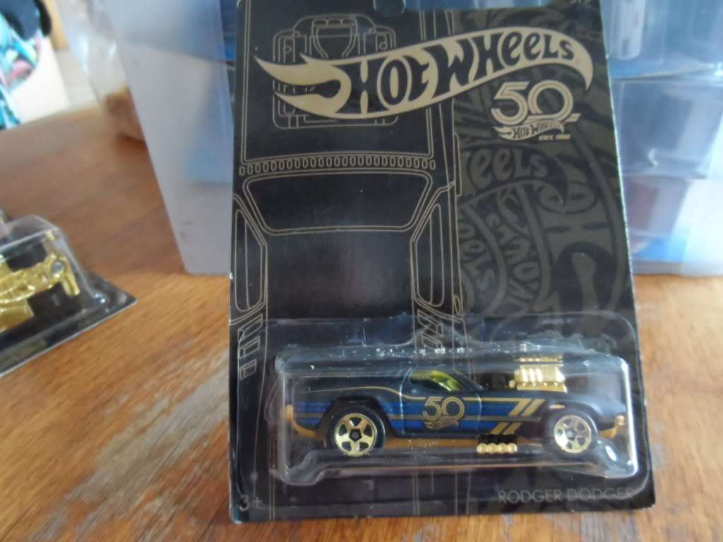 Hot Wheels Black & Gold 50th Anniversary Edition 3/6 - Rodger Dodger -sealed long card [m51]