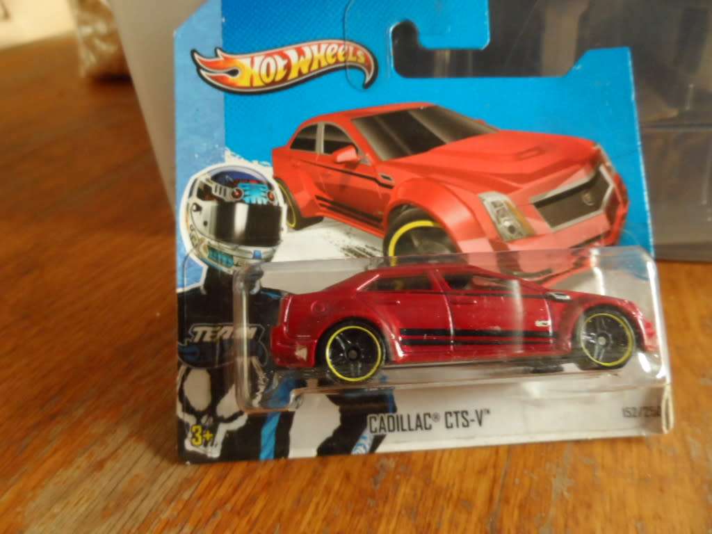 Hot Wheels 2013 HW Showroom Cadillac CTS-V Red-sealed short card-[m48]