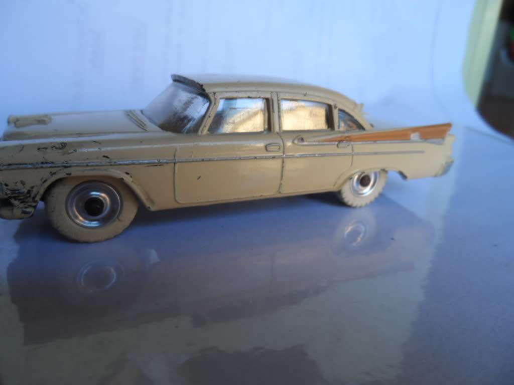 Dinky Toys - DODGE ROYAL SEDAN Vintage Model Car #191 England  [m23]