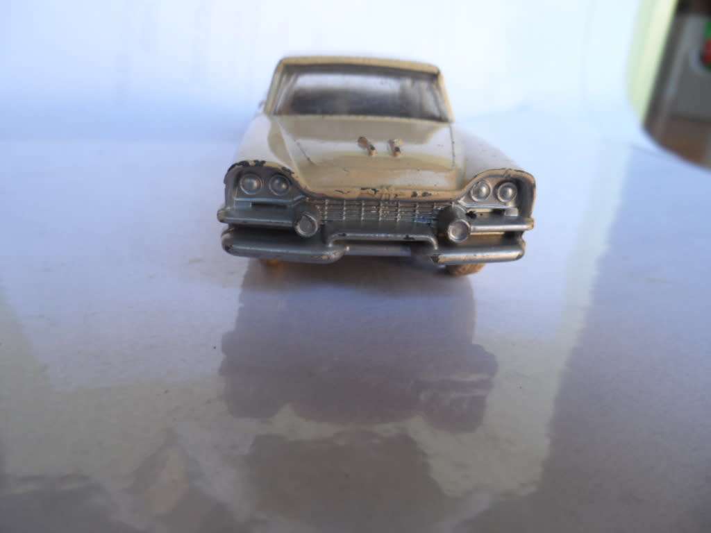 Dinky Toys - DODGE ROYAL SEDAN Vintage Model Car #191 England  [m23]