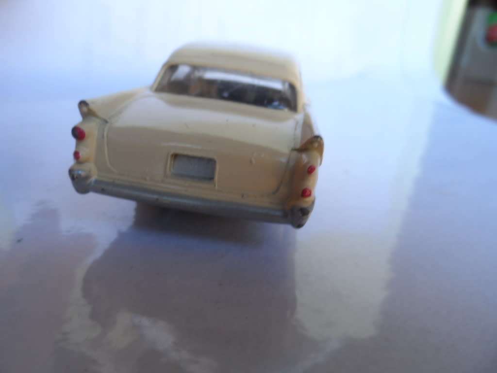 Dinky Toys - DODGE ROYAL SEDAN Vintage Model Car #191 England  [m23]