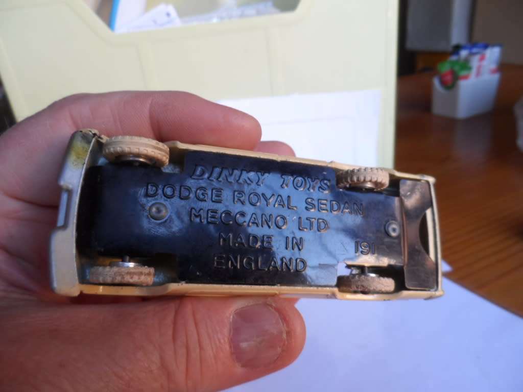 Dinky Toys - DODGE ROYAL SEDAN Vintage Model Car #191 England  [m23]
