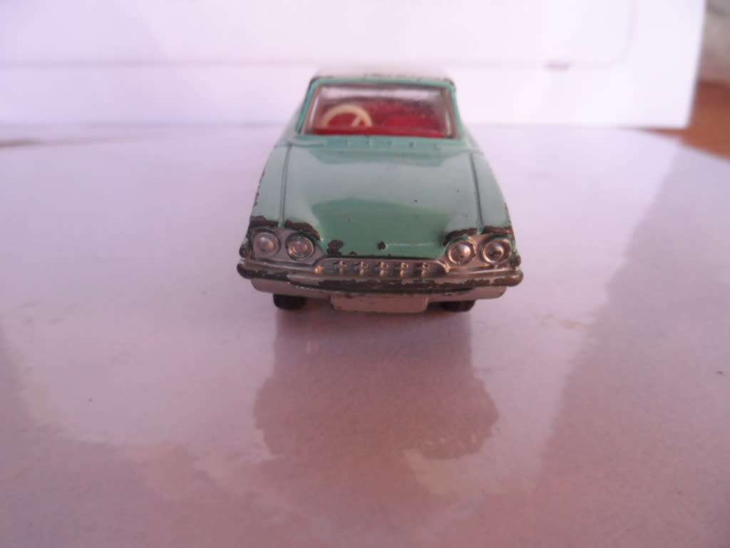 Vintage Dinky Toys - #143 Original Ford Capri original made in england. [m22]