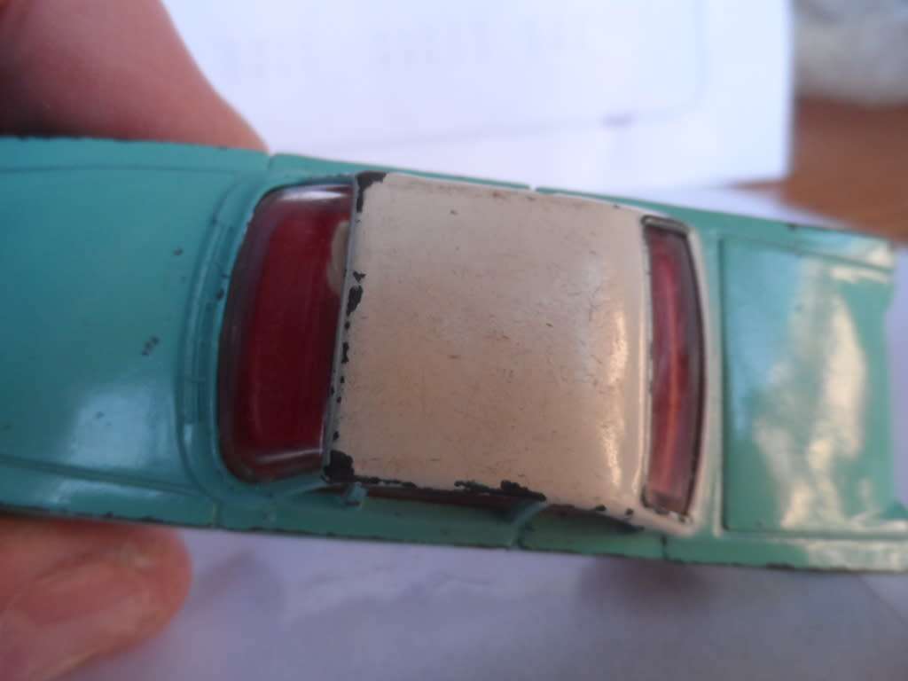 Vintage Dinky Toys - #143 Original Ford Capri original made in england. [m22]