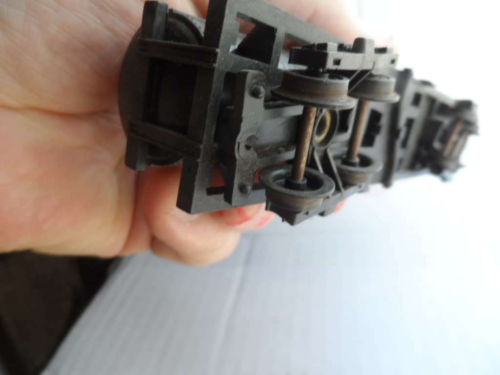 TRIANG HO TANK CAR CN BLACK