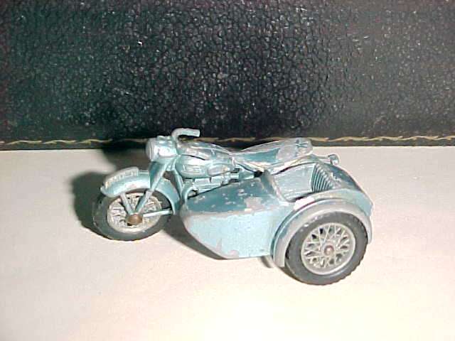 MATCHBOX 1.75 TRIUMPH  NO.4