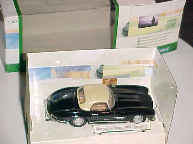 MERCEDES 560SL ROADSTER--1/43 SCALE [B9]