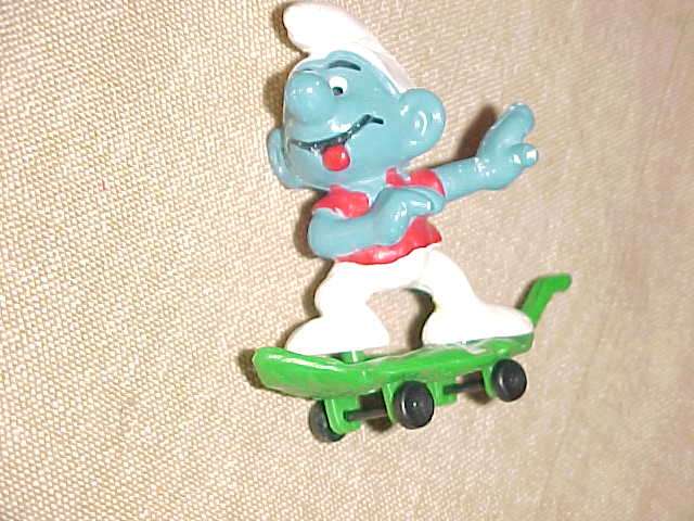 Smurf with leaf skateboard