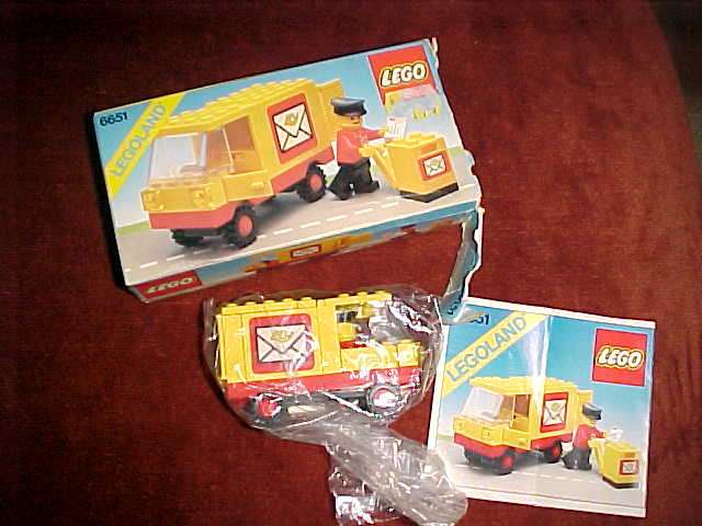 Legoland Post Office  Van   6651