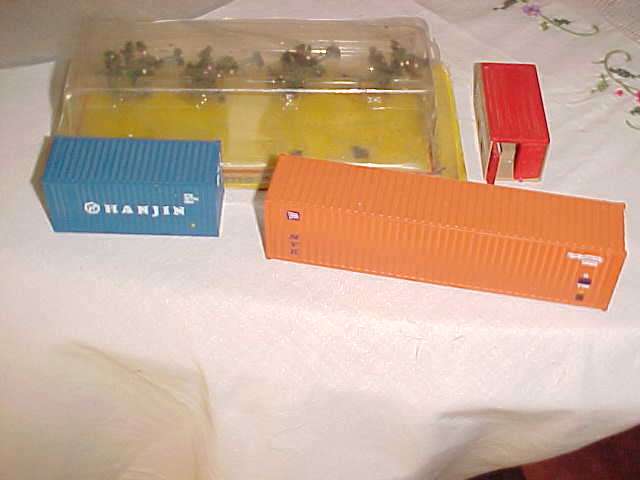 HO TREES AND CONTAINERS