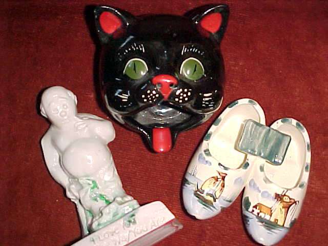 Two ashtrays and ornament