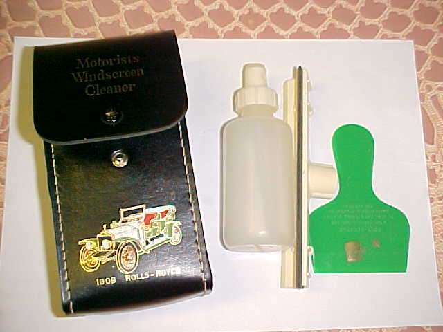 LEATHER MOTORIST WINDSCREEN CLEANER KIT, ENGLAND.
