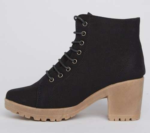 **HOT SELLING**PREMIUM QUALITY ** LADIES CHUNKY ANKLE BOOTS*