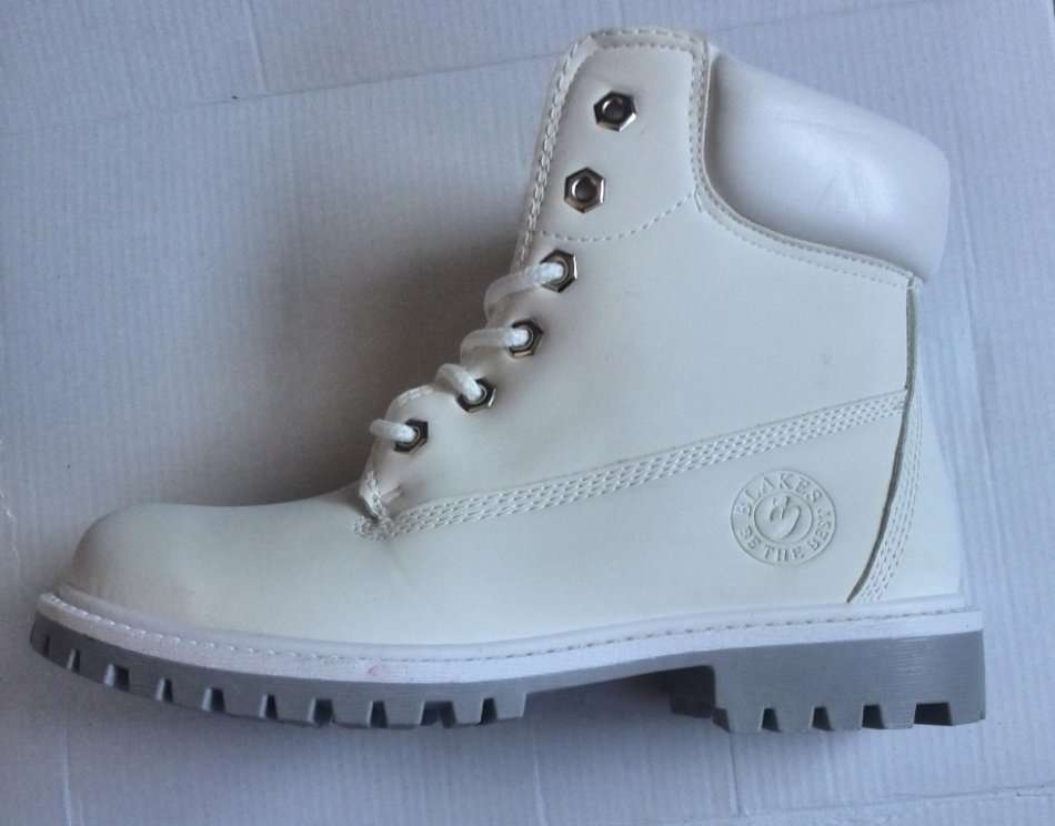 Last Pair ** BLAKES WHITE BOOTS Size 8 ONLY