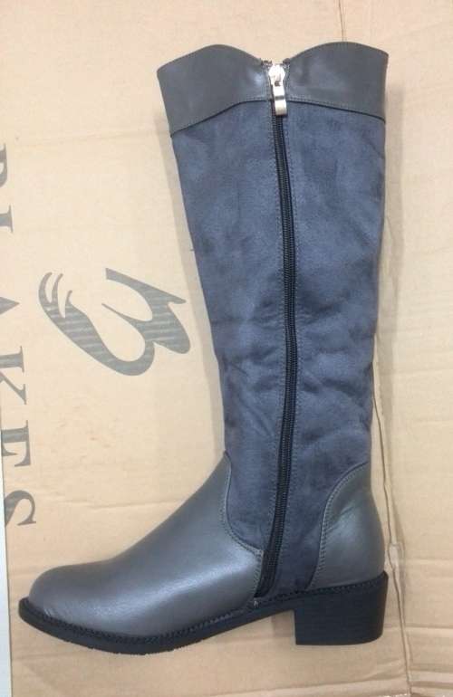 WINTER  GREY FLAT HEEL BOOTS * LAST PAIR *