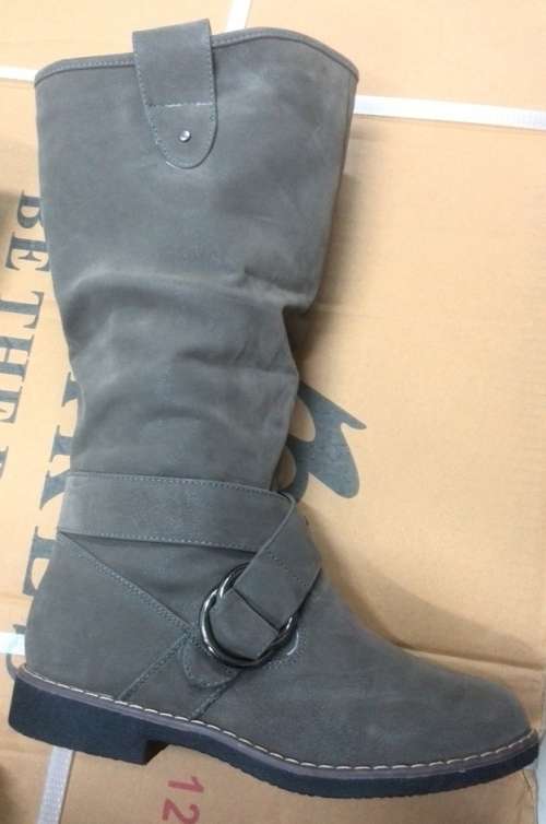 WINTER  SUEDE BOOTS *