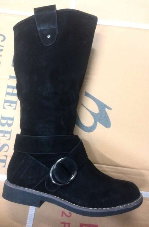 WINTER  SUEDE BOOTS *