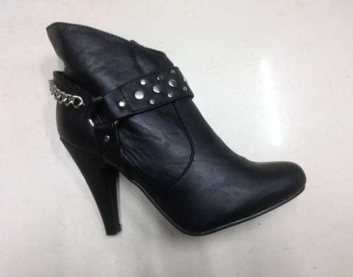 ** NEW WINTER STOCK ** BLACK WINTER ANKLE HEEL BOOTS* SIZE 4 *