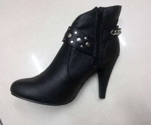 ** NEW WINTER STOCK ** BLACK WINTER ANKLE HEEL BOOTS* SIZE 4 *