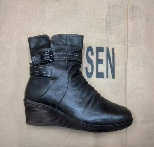 SPECIAL OFFER*  WINTER WEDGE ANKLE BOOTS**