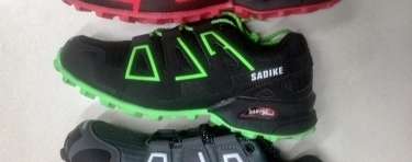 MEN'S RUNNING SNEAKERS * LAST PAIR  * SIZE 7 *