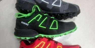 MEN'S RUNNING SNEAKERS * LAST PAIR  * SIZE 7 *