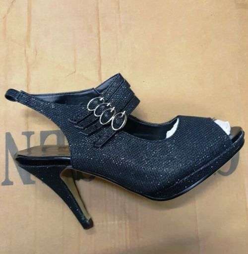 STYLISH SUMMER LADIES  HEELS  * ONLY 6 PAIRS AVAILABLE*