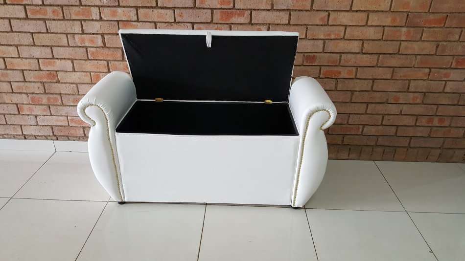 Victorian Kist / Linen/ Blanket Box