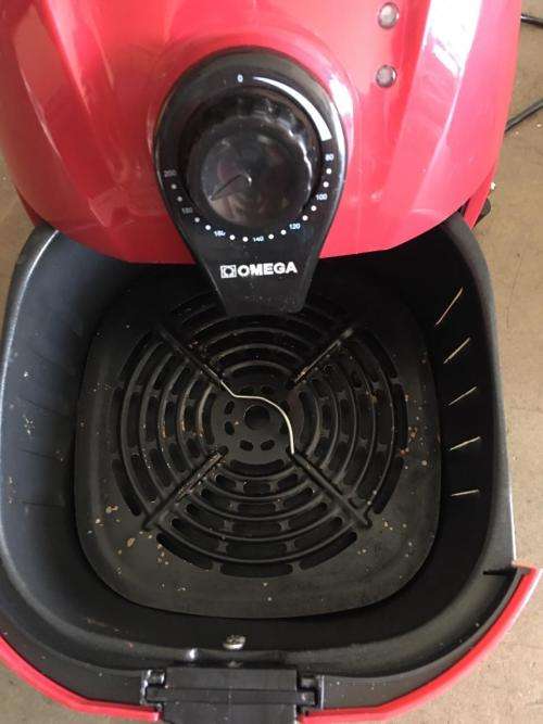 Omega Air Fryer 4.5L 1300W Red