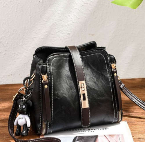 Ladies Fashion Classic Messenger PU Leather Shoulder Handbag - Black