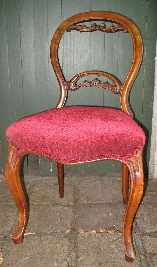 Antique mahogany Victorian balloon back dining chair