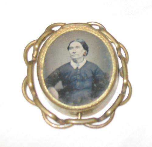 Victorian 19th Century swivel mourning pin - chunky size