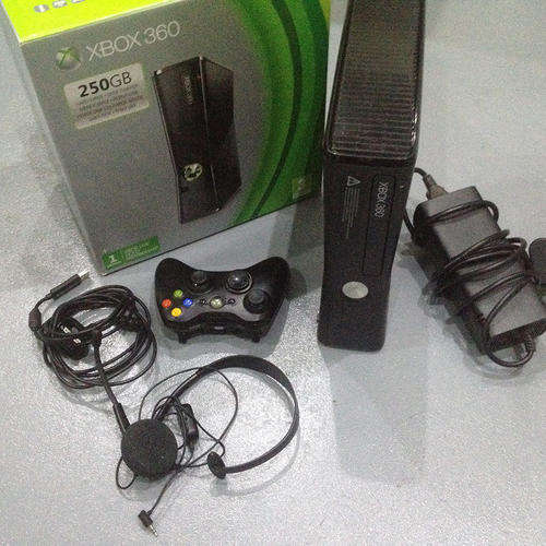 XBox 360 Console 250 GB (Pick Up Only)