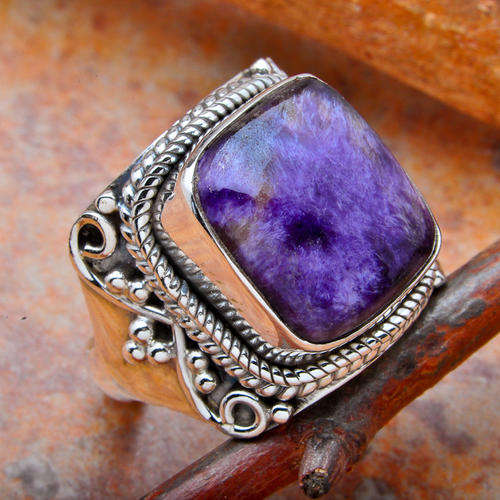 BEAUTIFUL RARE CHAROITE RING IN SOLID 925 STERLING SILVER. SIZE 6.5.