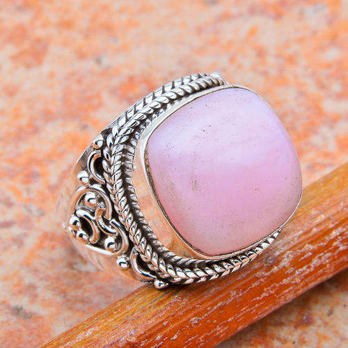 SO STUNNING. PINK OPAL RING IN SOLID 925 STERLING SILVER. SIZE 6.