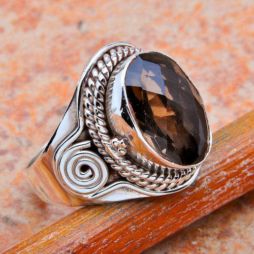 STUNNING SMOKY QUARTZ RING IN SOLID 925 STERLING SILVER. SIZE 6.75.