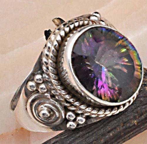 SOLID 925 STERLING SILVER RING WITH MYSTIC TOPAZ. SIZE 7.5