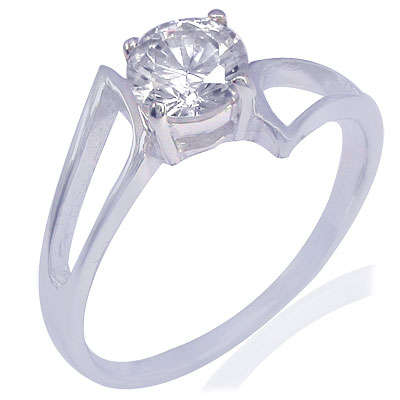 BEAUTIFUL RING IN  925 STERLING SILVER WITH 6mm. WHITE CZ .STONE  SIZE 7.