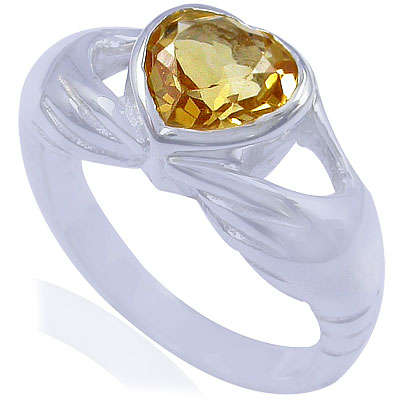 Beautiful Ring With Heart Shaped Citrine In 925 STERLING SILVER. Size 7.
