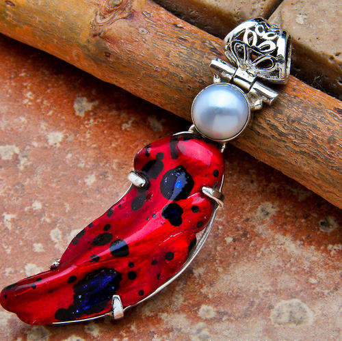 STUNNING RED DICHROIC GLASS NUGGET & PEARL PENDANT IN SOLID 925 SILVER.