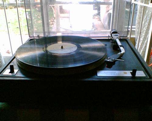 Pioneer PL-12  - Belt DriveTurntable